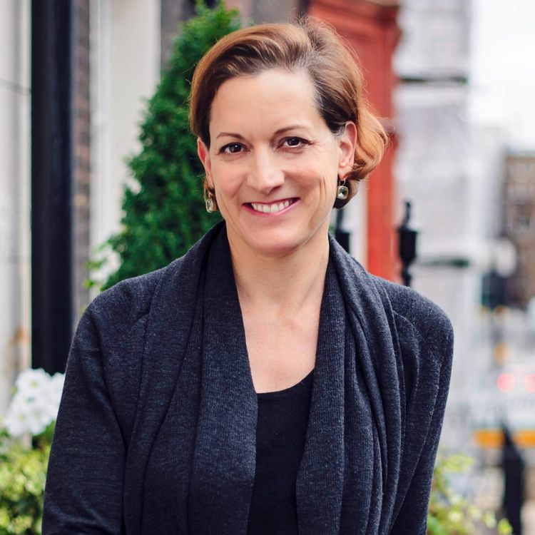 cover art for #260 (ENG): Anne Applebaum on Democracy and Disinformation (from Kapittel21)