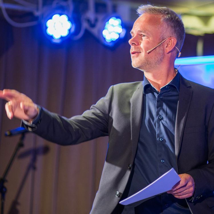 cover art for #129: Tore Renberg om Stavanger og nynorsken (frå Kapittel18)