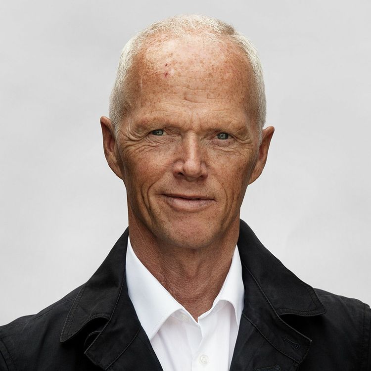 cover art for #106: Robert Mood om årsaker og pådrivere til krig