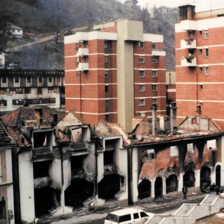 cover art for Srebrenica - Épisode 1 : Entrer dans l’enclave