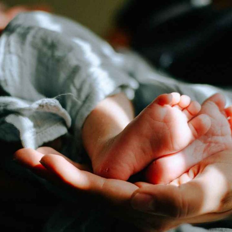 cover art for News Sidequest - Are babies conscious? Researchers think yes, and much earlier than we assumed / Breakfast is the new first date / What happens to your relationships when you stop drinking