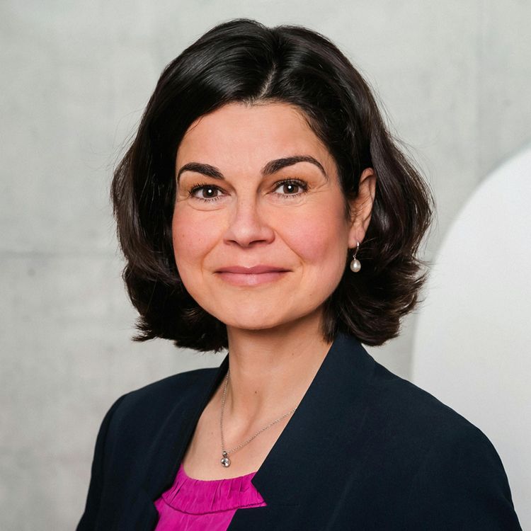 cover art for Vom Neuanfang zur Immobilien-Investorin: Stellas mutiger Weg zu 3 Wohnungen – mit Stella Model