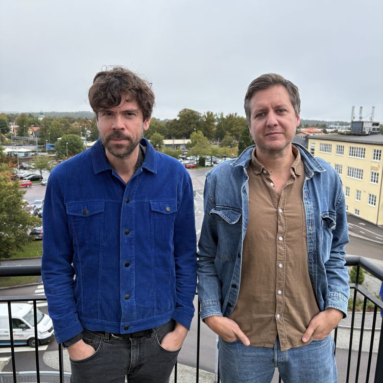 cover art for Så fördriver mittsexan Arvid Andreasson tiden i spelarbussen