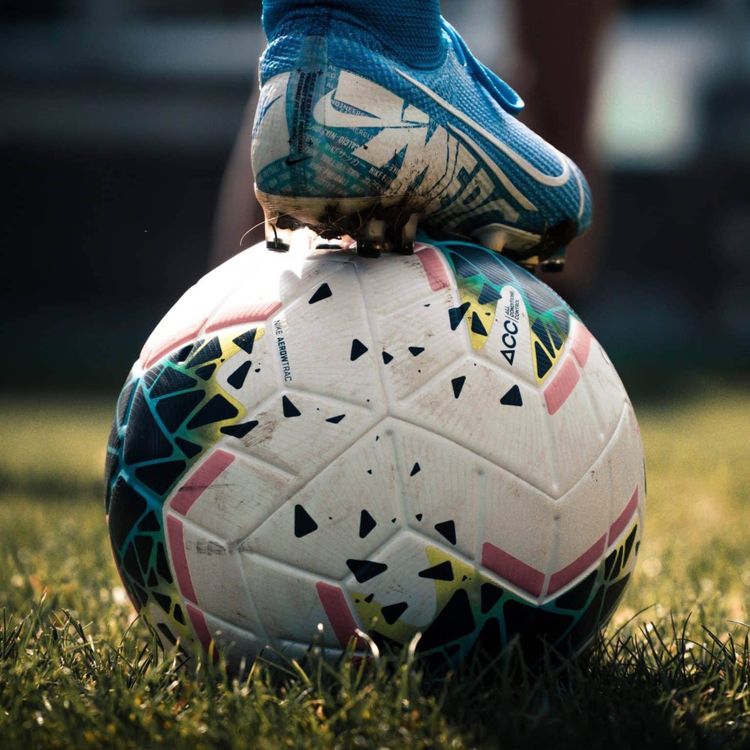 cover art for Landslagsuppehåll och north london derby i fokus 